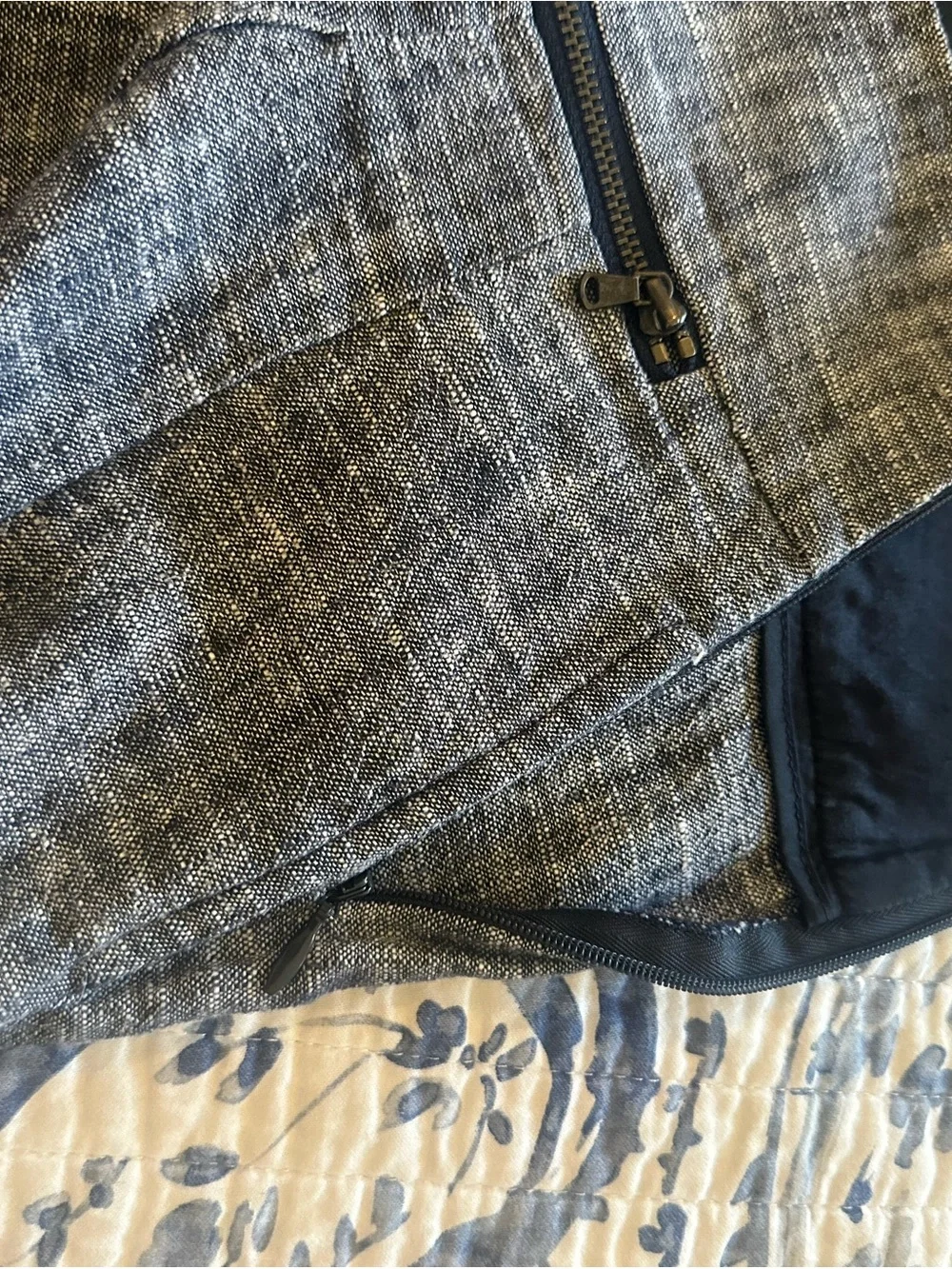 Heathered Navy Blue Linen-Blend Women’s Shorts - the Loft size 2 EXC - Picture 7 of 8
